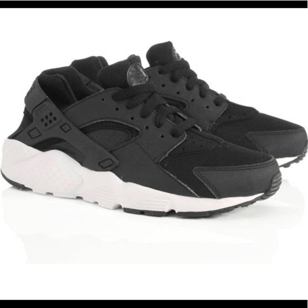 Nike Huarache Run GS ‘Black White’